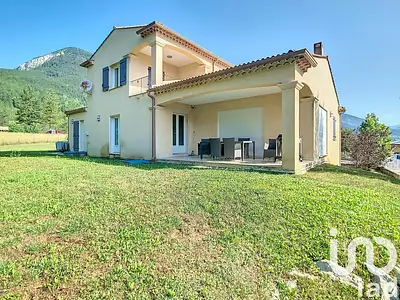 Maison, 220 m²