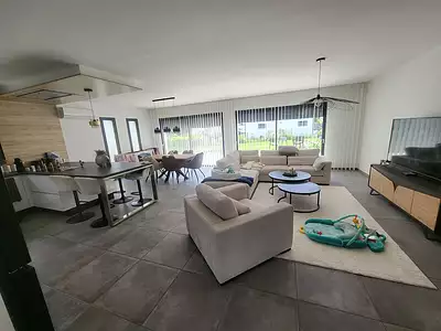 Maison, 204 m²