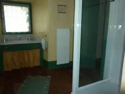Maison, 1 700 m²