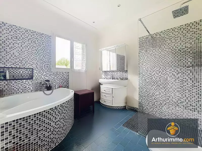 Maison, 174 m²