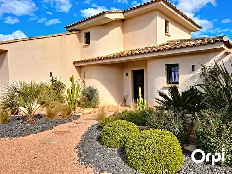 Maison, 180 m²