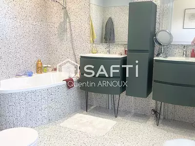 Maison, 211 m²