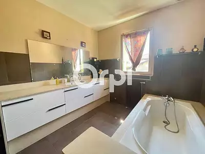 Maison, 137 m²