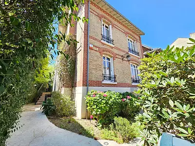 Maison, 256 m²