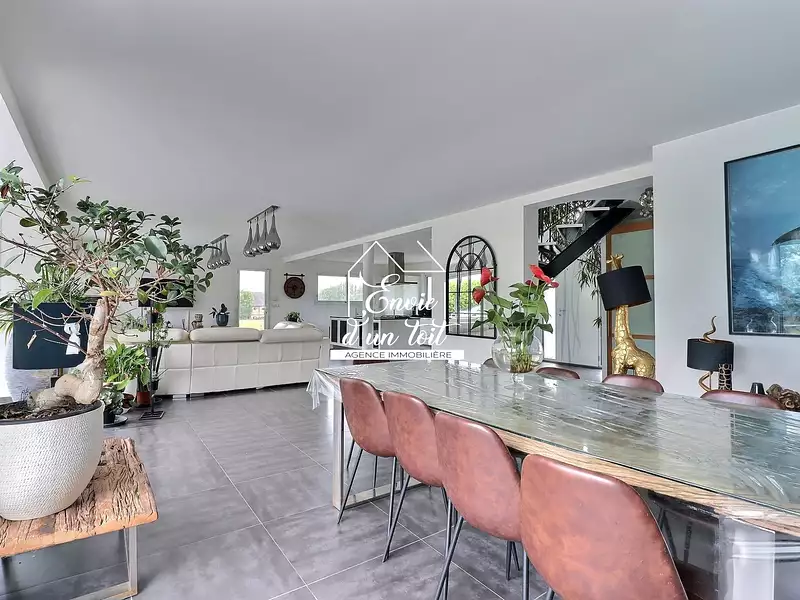 Maison, 218 m²
