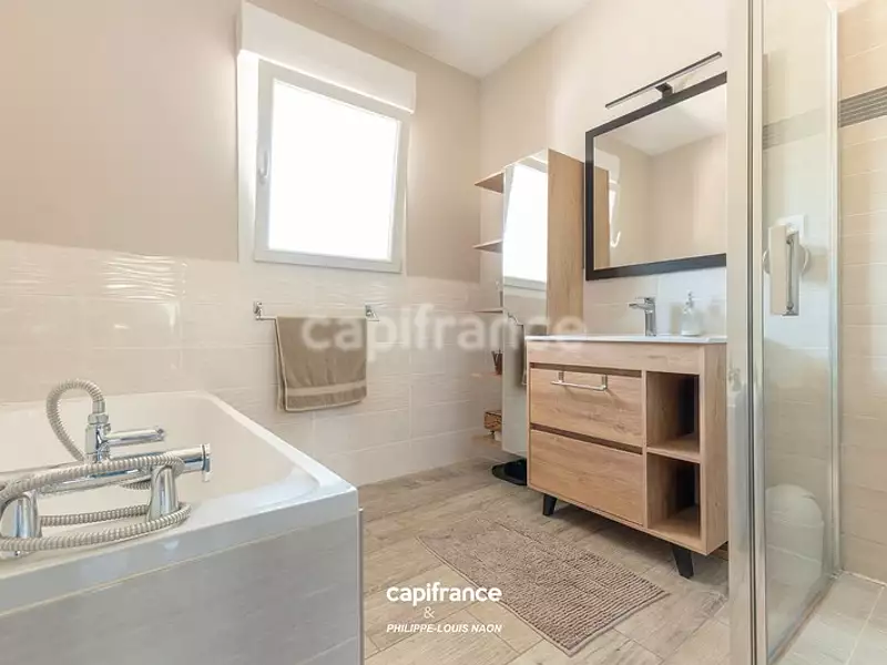 Maison, 260 m²