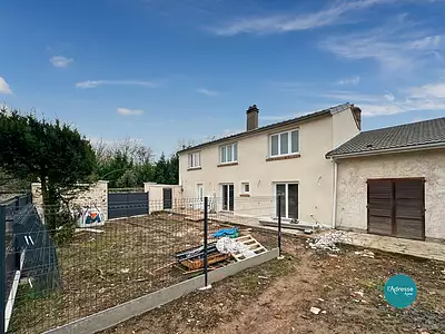 285 000 € 3 032 €/m² Maison • 94 m² • 5 pièces • 3 chambres • Ter. 172 m² Saint-Vrain (91770)