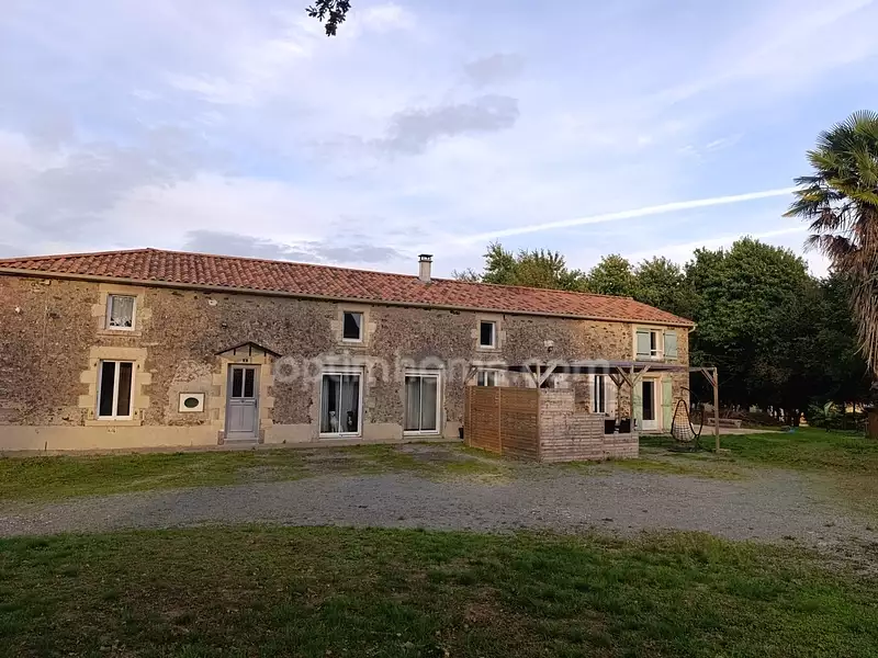 Maison, 270 m²