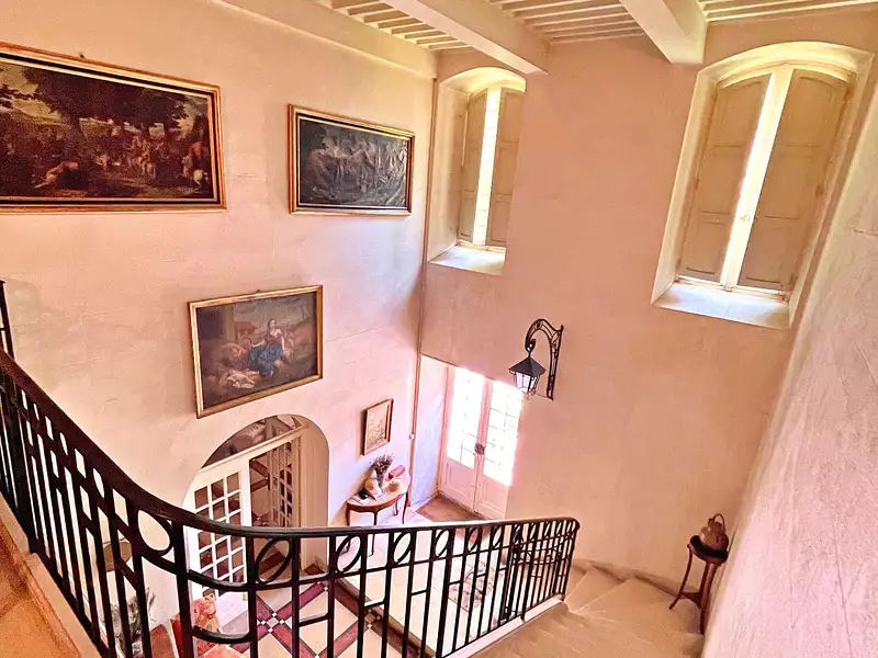 Maison, 751 m²