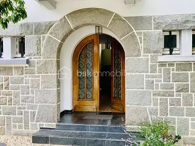 Maison, 244 m²