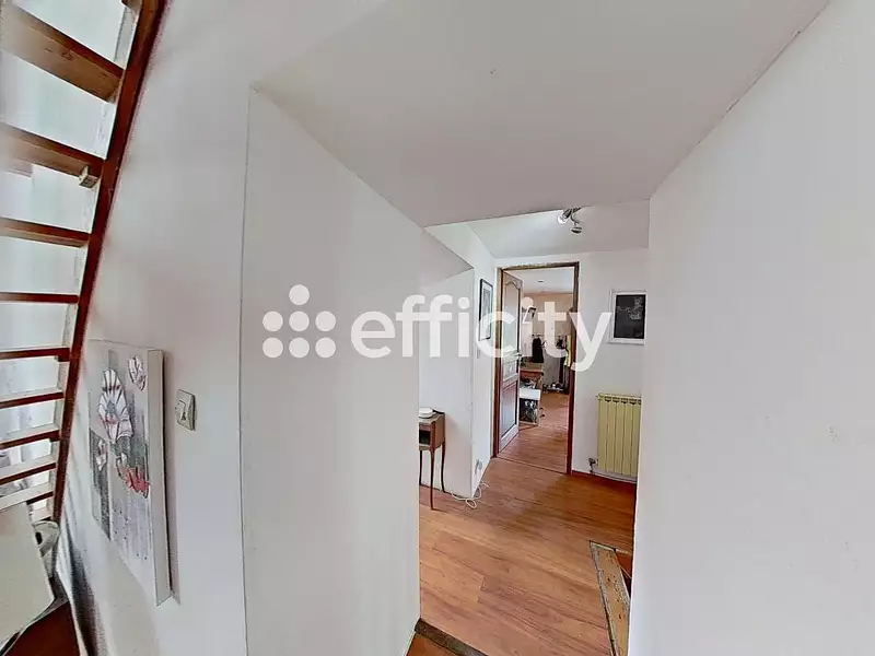 Maison, 245 m²