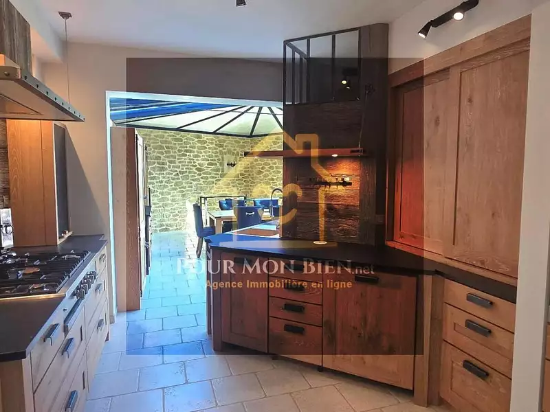 Maison, 300 m²