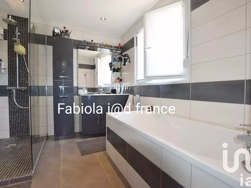 Maison, 192 m²
