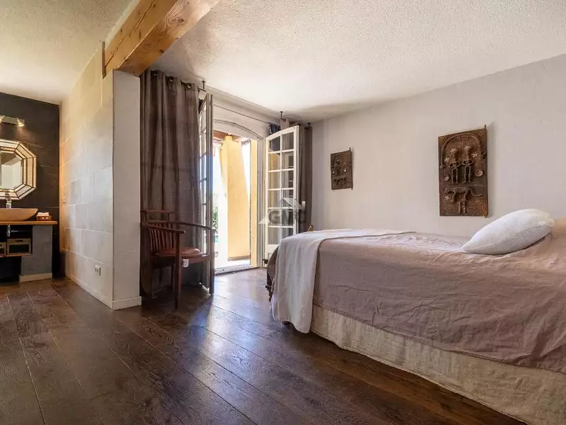 Maison, 215 m²