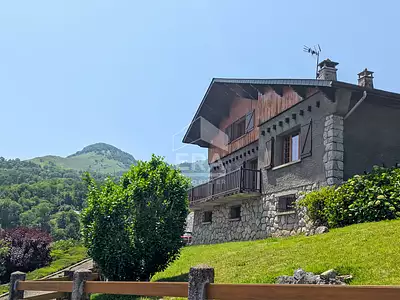 Maison, 225 m²