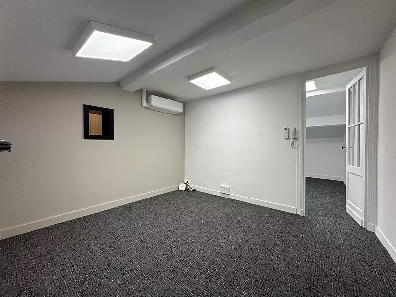 Divers, 30 m²