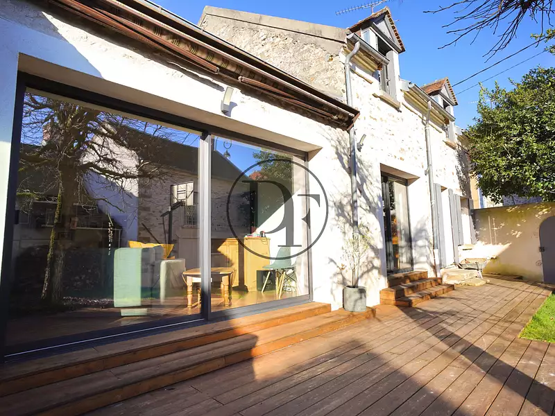 Maison, 278 m²