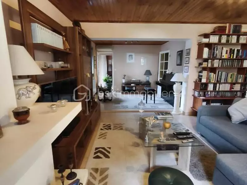 Maison, 221 m²
