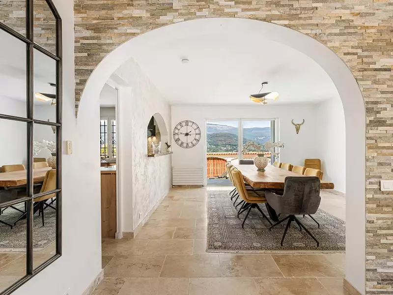 Maison, 251 m²