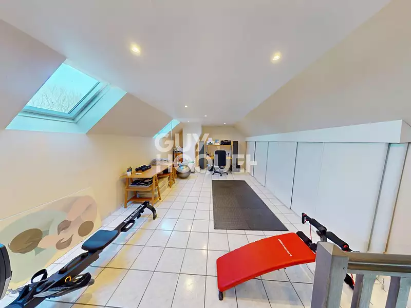 Maison, 220 m²