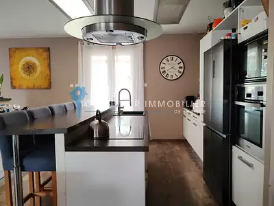 Maison, 240 m²