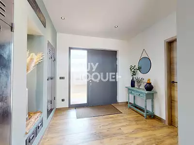 Maison, 240 m²