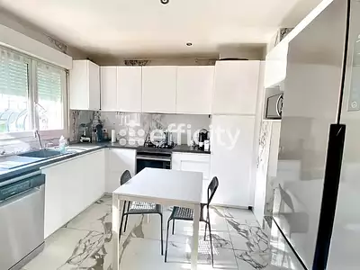 Maison, 250 m²