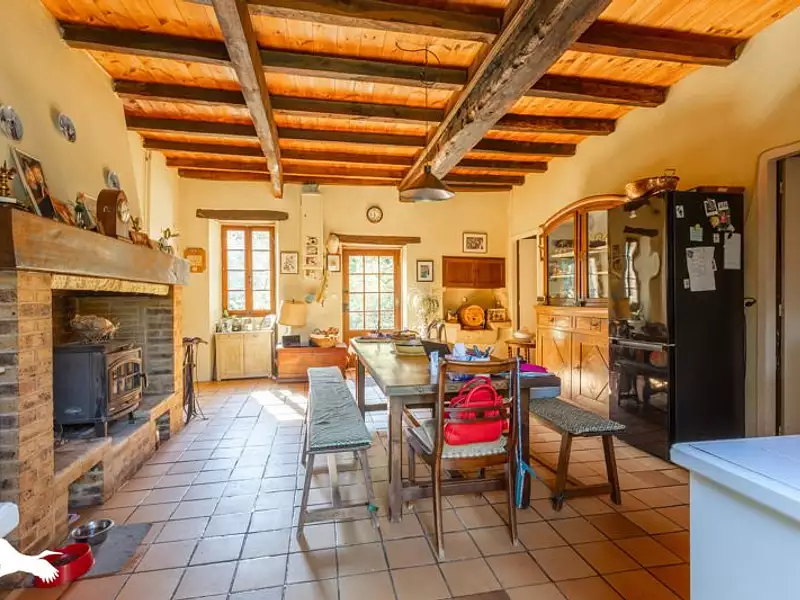Maison, 196 m²