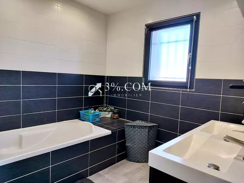 Maison, 115 m²