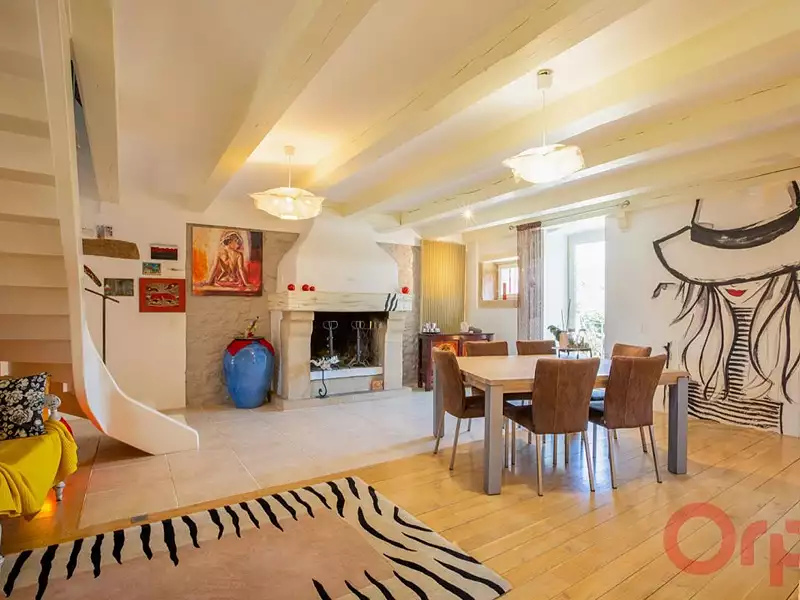 Maison, 243 m²