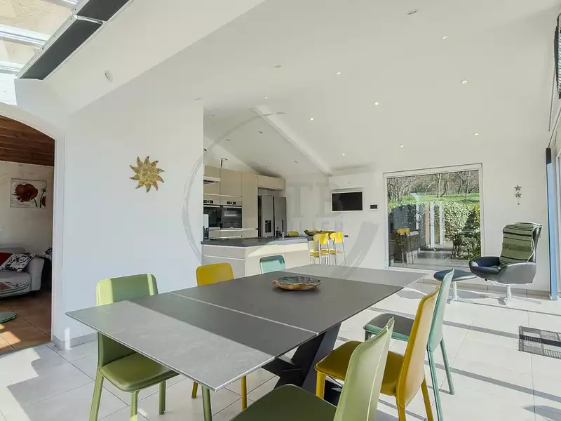 Maison, 166 m²