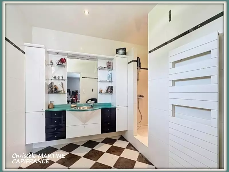 Maison, 226 m²