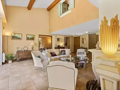 Maison, 240 m²