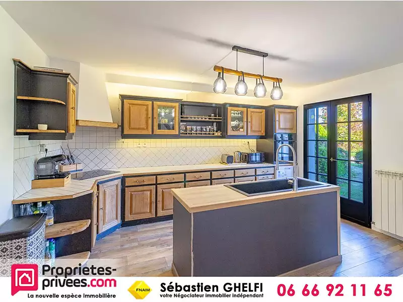 Maison, 290 m²