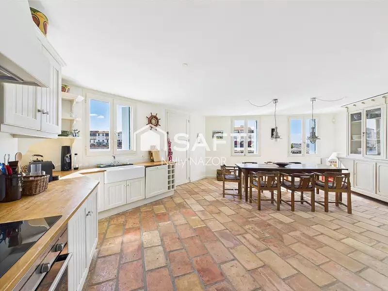 Maison, 300 m²