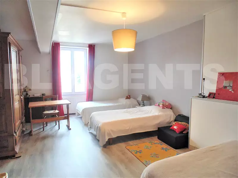 Maison, 240 m²