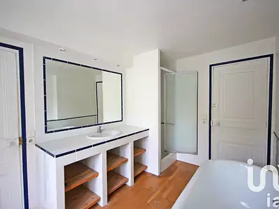 Maison, 225 m²