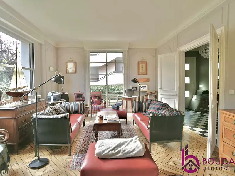 Maison, 248 m²