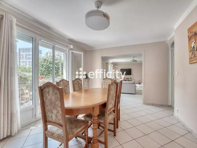 Maison, 165 m²