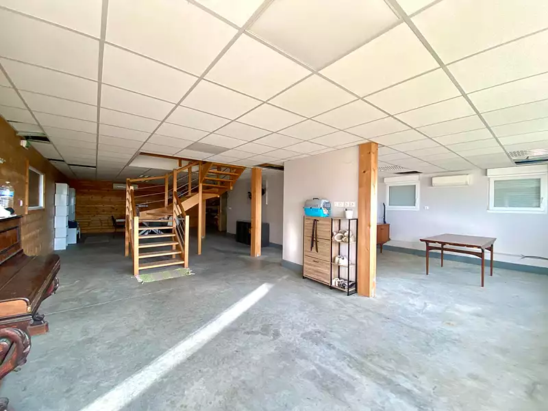 Maison, 681,61 m²