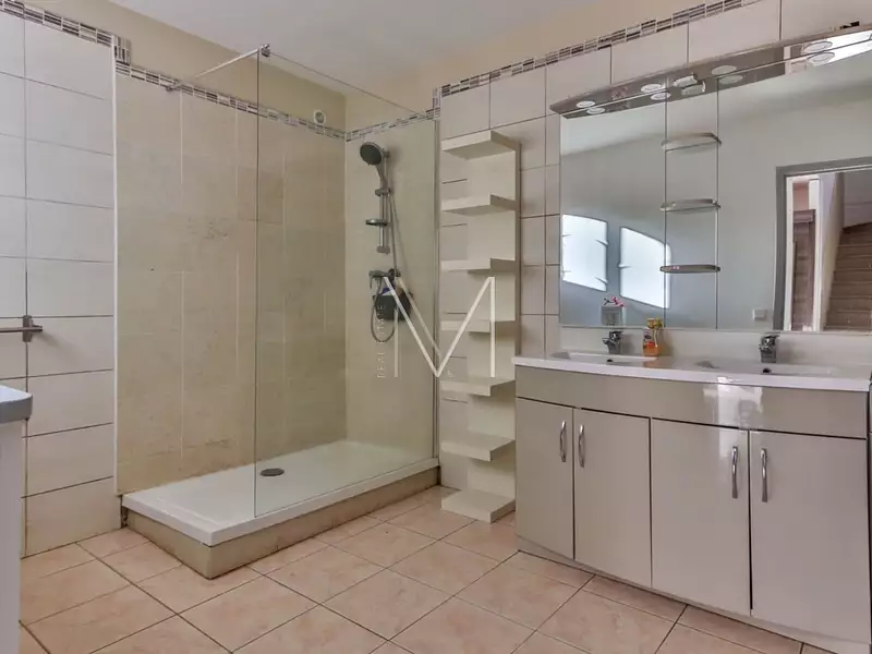 Maison, 300 m²