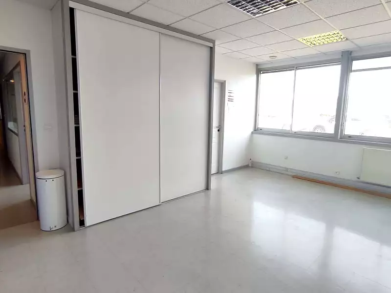 Divers, 300 m²