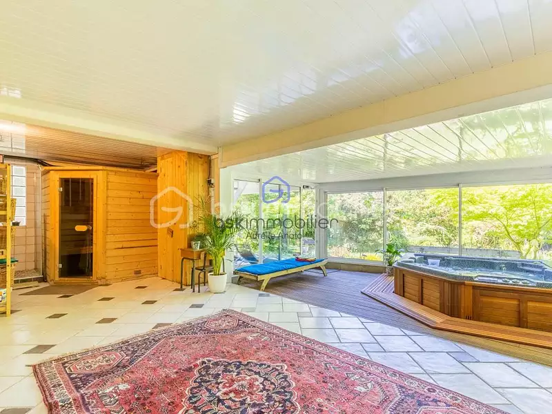 Maison, 318 m²