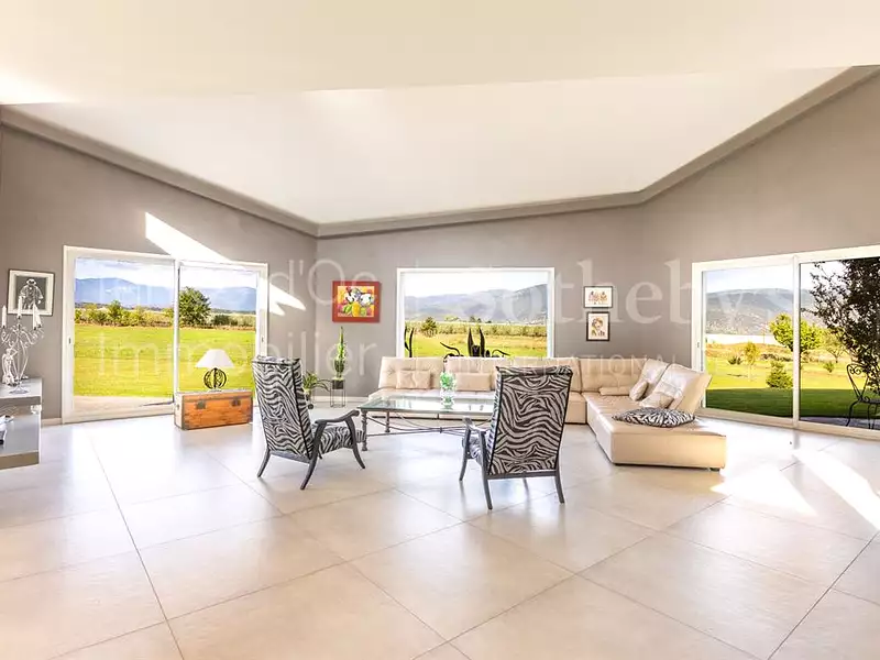 Maison, 275 m²