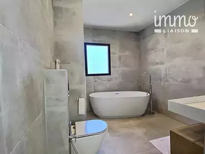 Maison, 210 m²