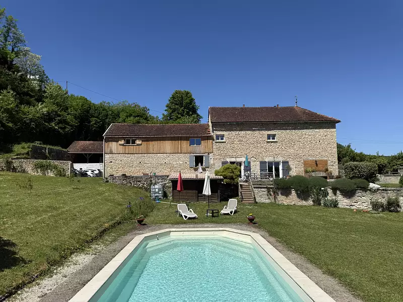 Maison, 235 m²