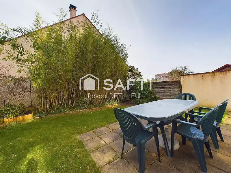 Maison, 161 m²