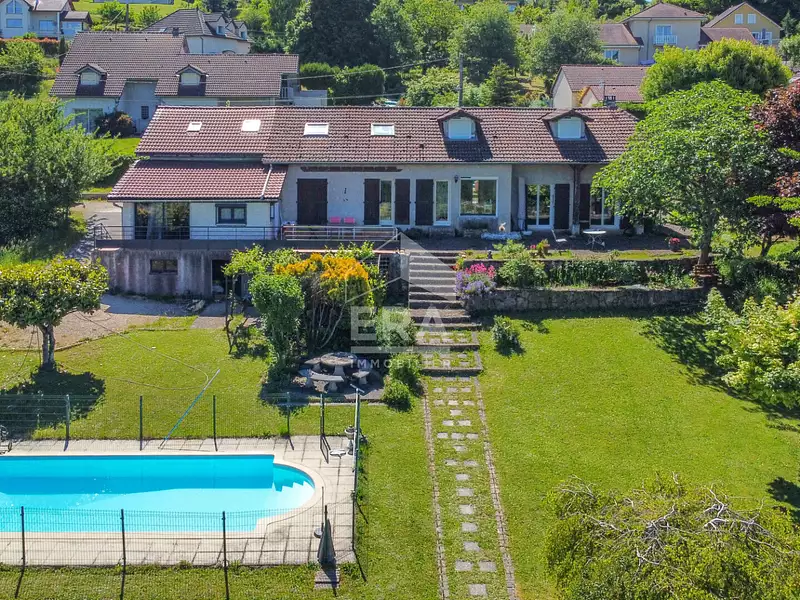 Maison, 240 m²