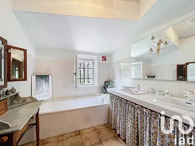 Maison, 251 m²