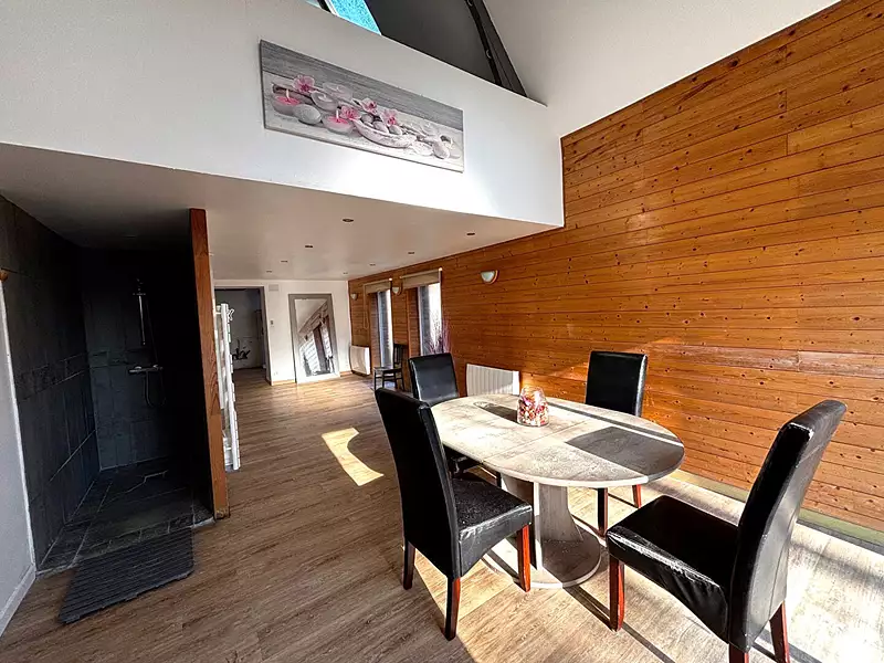 Maison, 257 m²